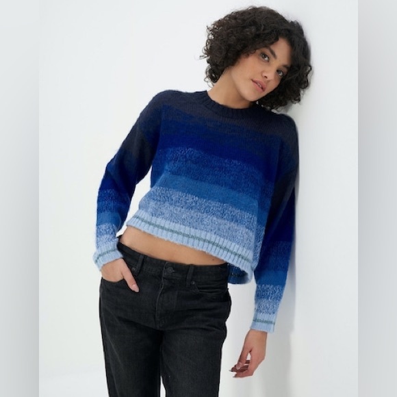 aerie Sweaters - Aerie Blue Crew Neck Gradient Sweater Medium NWT